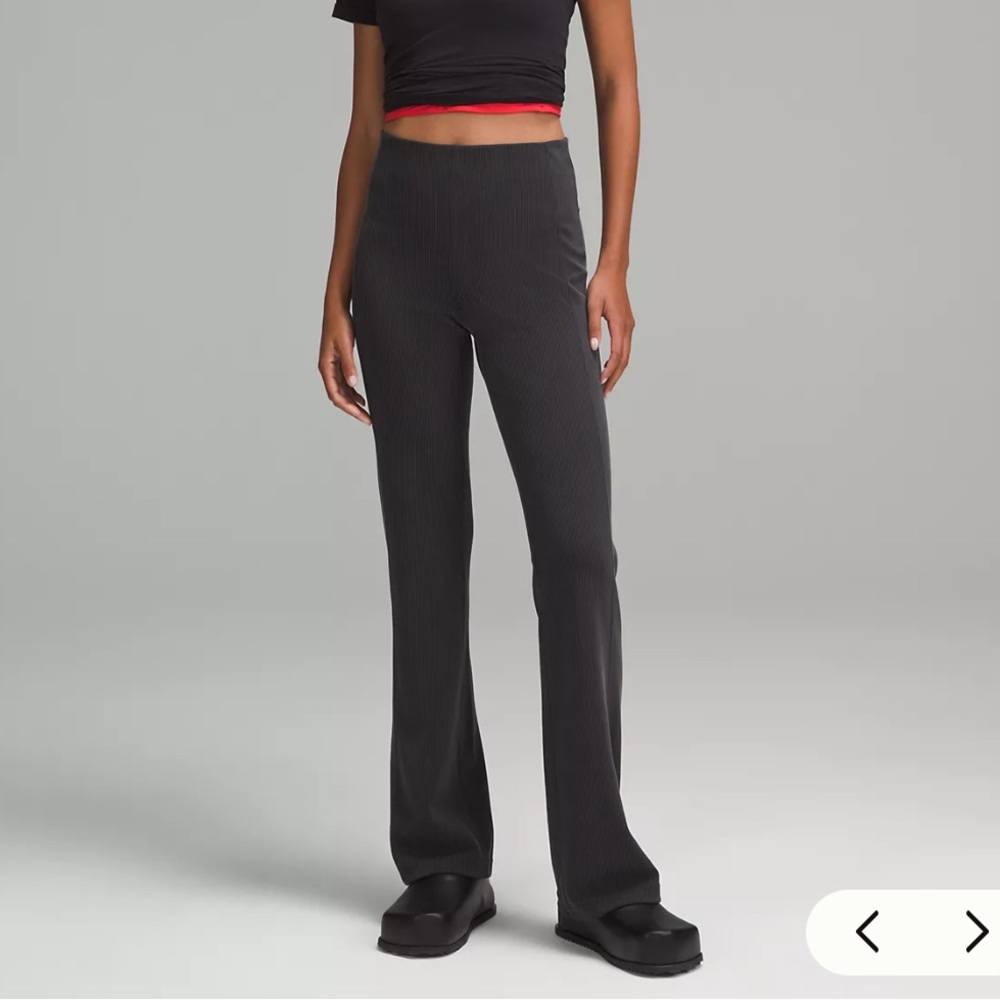 NWT Lululemon Ribbed Softstreme Flared Pant *Regular
Black